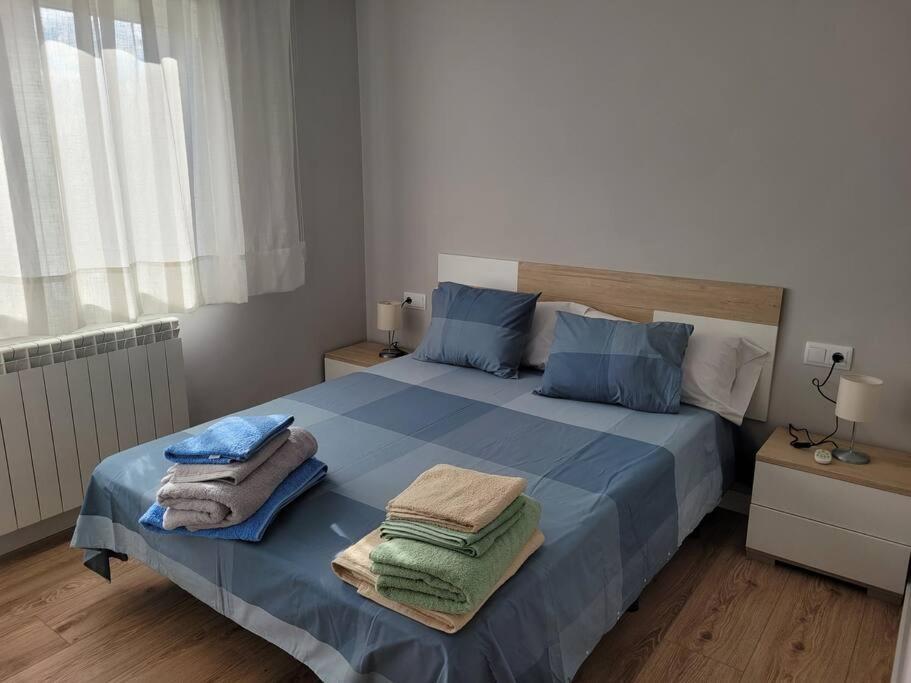Casa Julio, Bonita Casa Comoda Y Espaciosa, Totalmente Reformada Con Terraza Y Jardin Privado Riezu Exterior foto